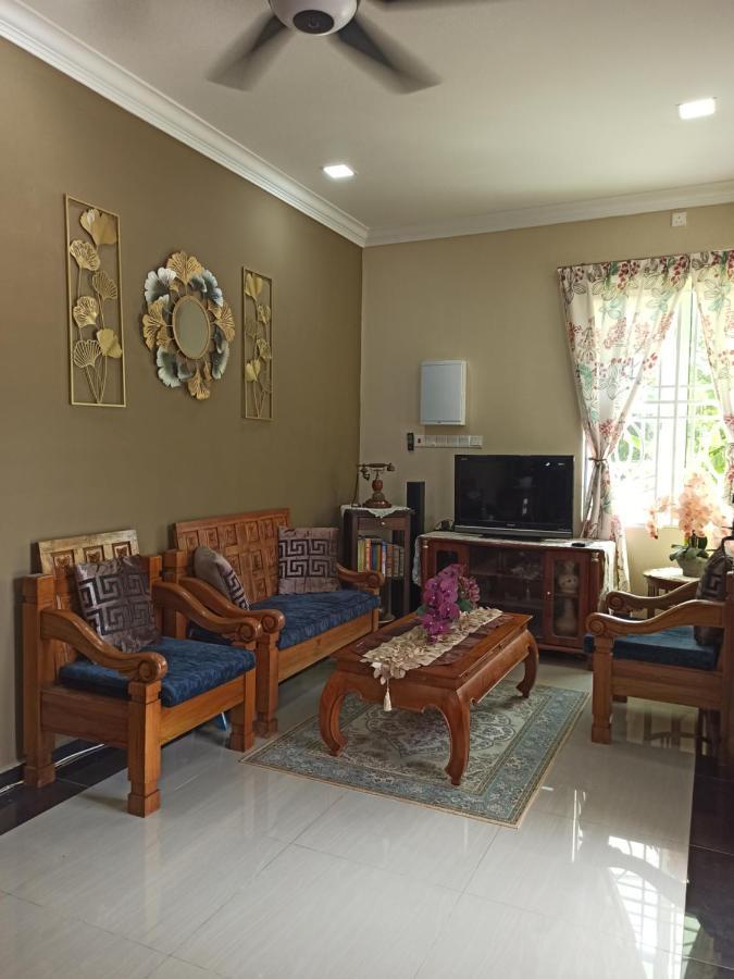 Darney'S Homestay Kg Bangau Tanjung Темерлох Екстериор снимка