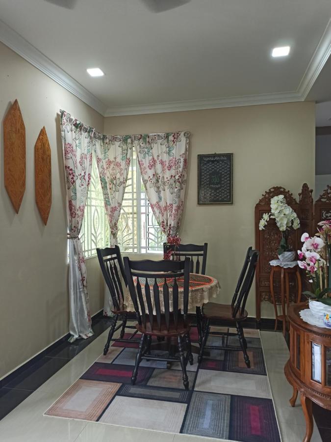 Darney'S Homestay Kg Bangau Tanjung Темерлох Екстериор снимка